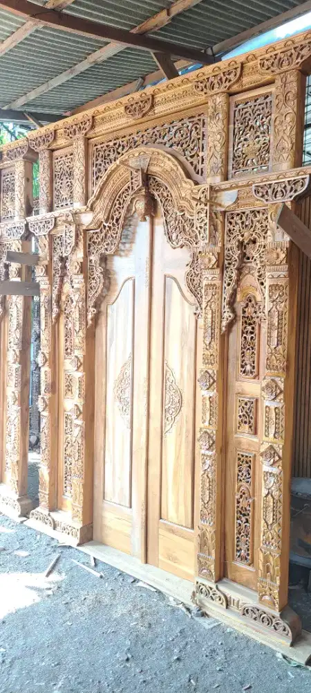 Gebyok pintu jepara