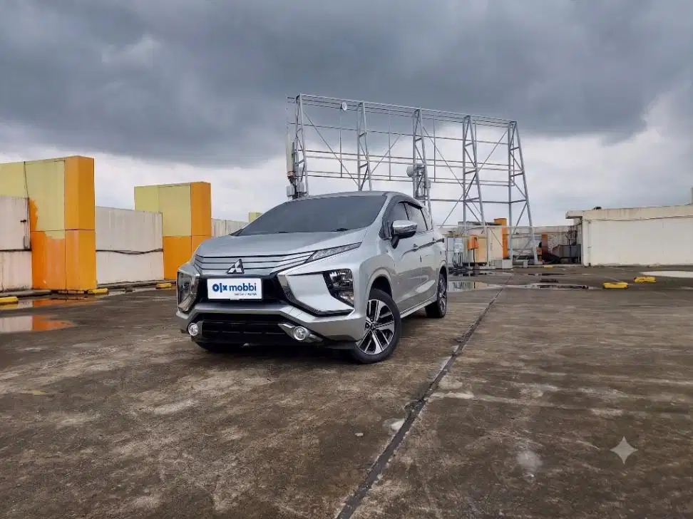 DP 10 JT Mitsubishi Xpander 1.5 Ultimate Bensin-AT Silver 2018