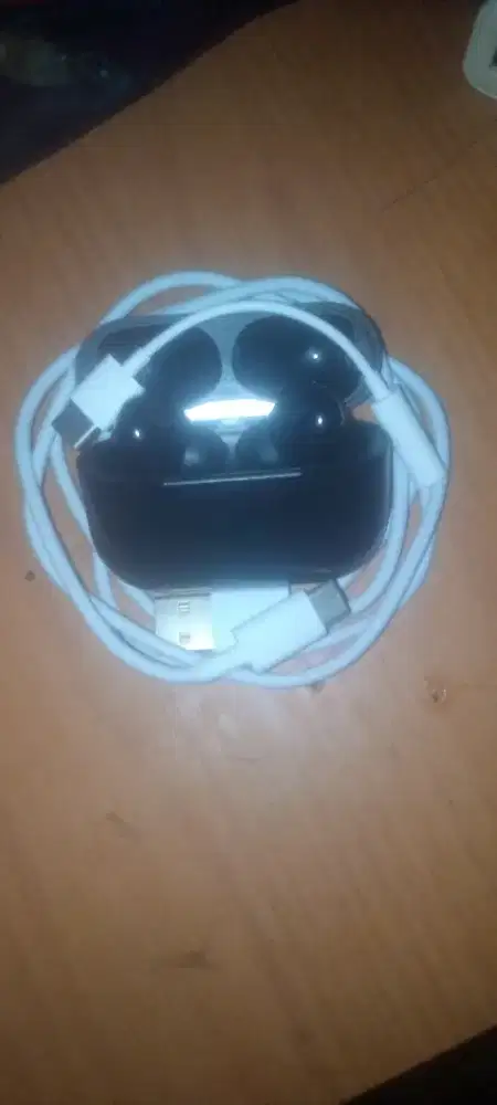 Headset tws dan bonus kabel charger