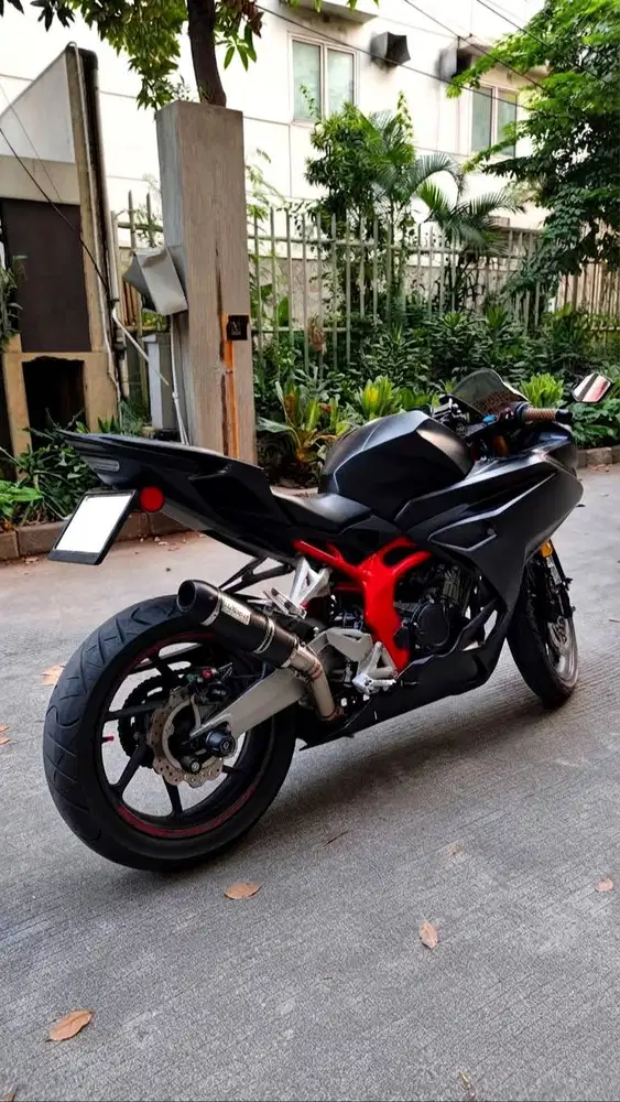Honda CBR 250RR 2023 Black Jarang Pakai Mulus Sekali KM ODO Rendah