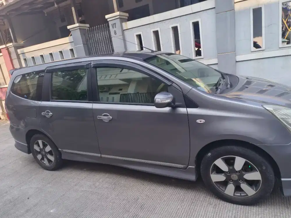 nissan grand livina HWS 1.5 Mastic 2010