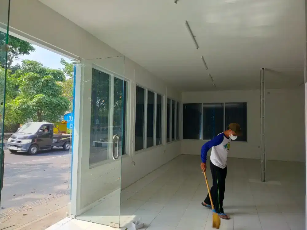 Disewakan Ruko 100% bangunan baru beserta rumah dan pekarangan luas