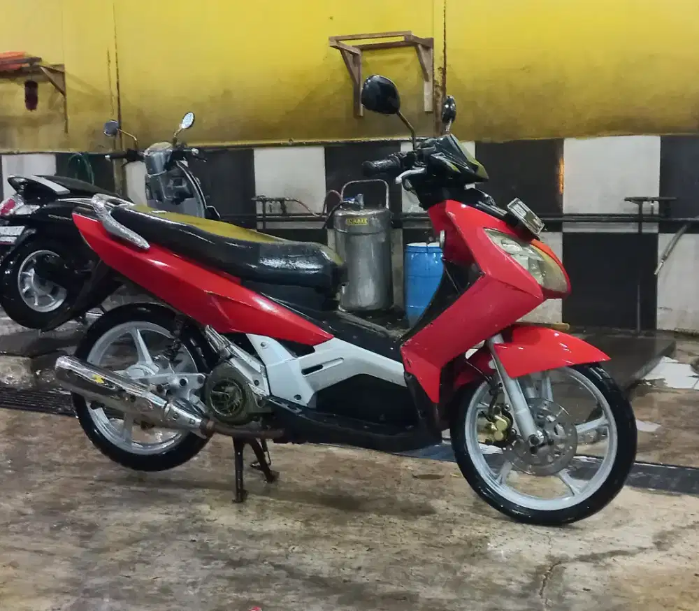 Yamaha Nouvo 2007 (Merah)