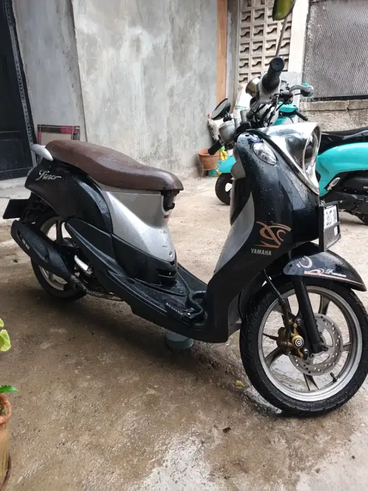 Mio fino 2010 hitam