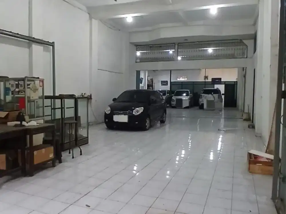 Ruang Usaha & Rumah 2 LT Strategis di Gatot Subroto Bandung