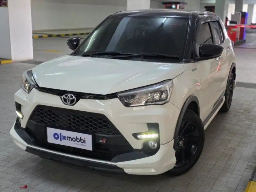 LOW DP Toyota Raize 1.0 GR Sport Two Tone Bensin-AT 2021 BRS