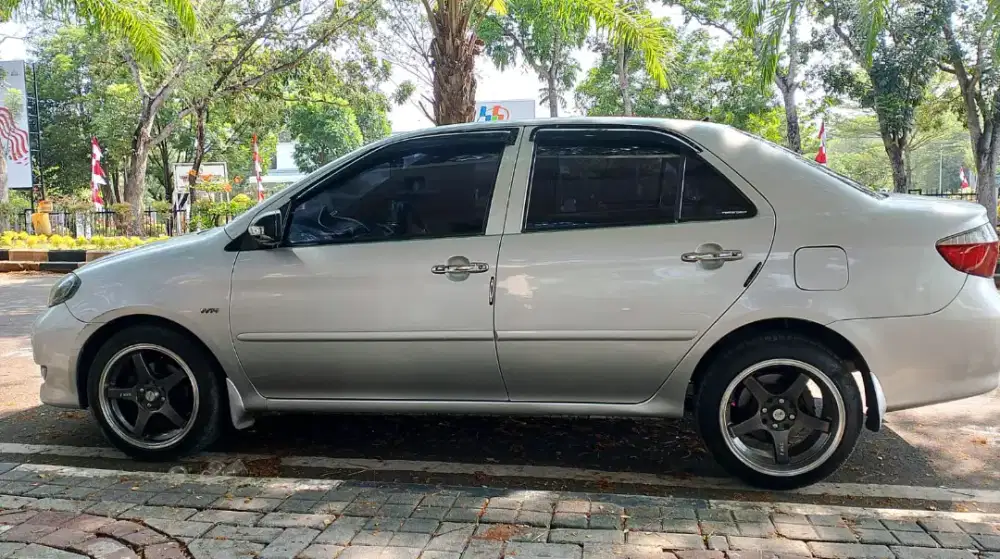 Dijual vios tahun 2003