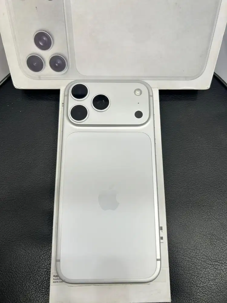 Iphone 17 Promax , Silver , 256GB Inter All Op