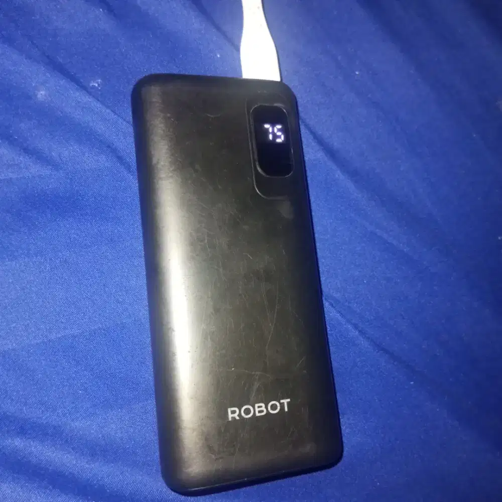 Di jual power bank merk robot
