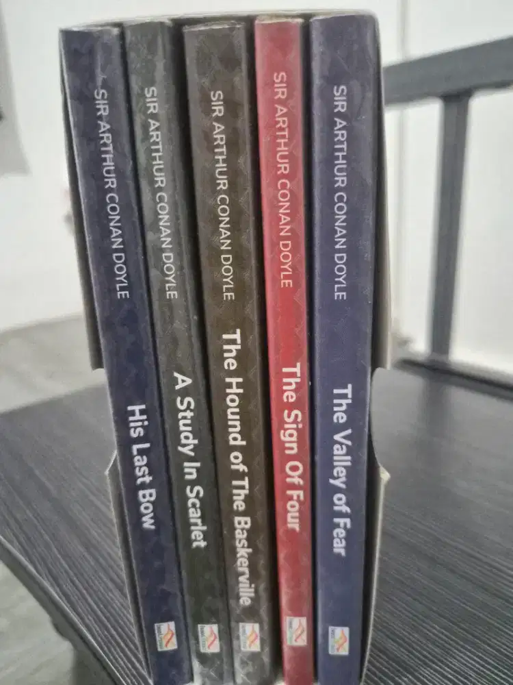 Novel SHERLOCK HOLMES