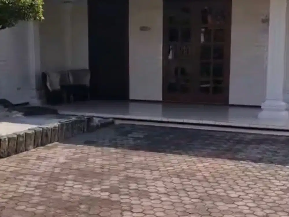 Rumah Petemon Barat