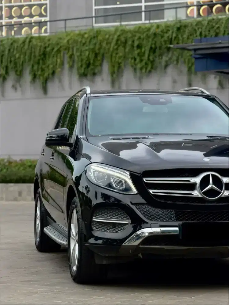MERCEDES BENZ
GLE400 Exclusive 
4MATIC / AWD