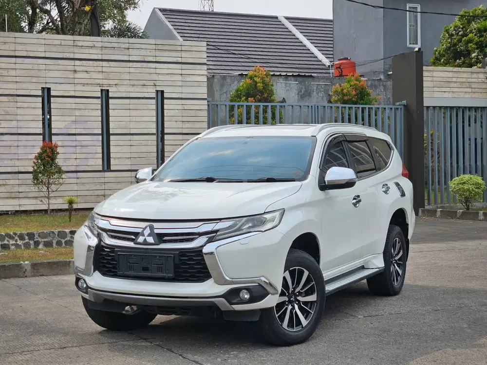 DP 20jt. Mitsubishi Pajero Sport 2.4 Dakar