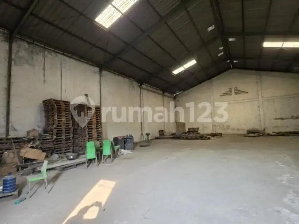 Gudang Siap Pakai Hadap Barat Laut di Dadap Kosambi, Tangerang