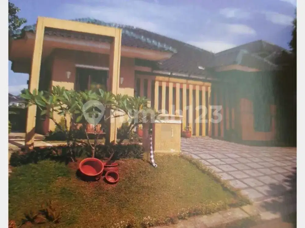 Rumah Mewah di Sentul City - Cluster Mediteranian Golf Hijau