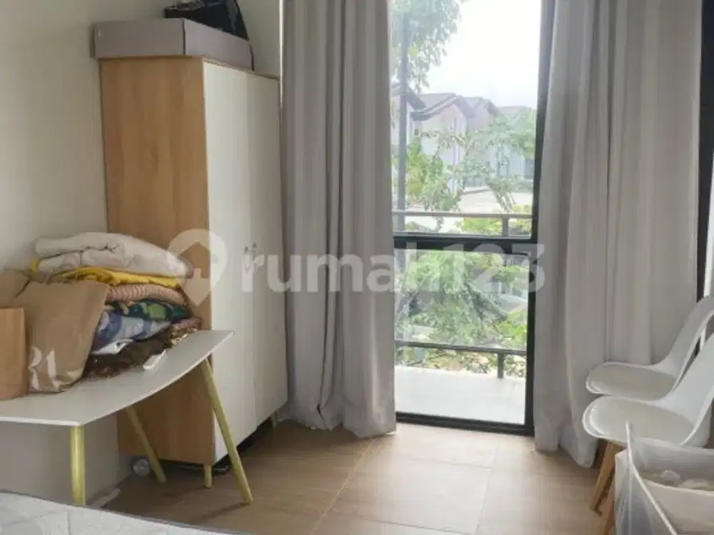 Rumah 2 Lantai PPJB Unfurnished Lokasi Strategis Dekat Akses Tol