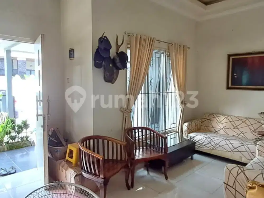 Rumah Semi Furnished SHM Hadap Timur 2 Lantai di BSD Tangsel