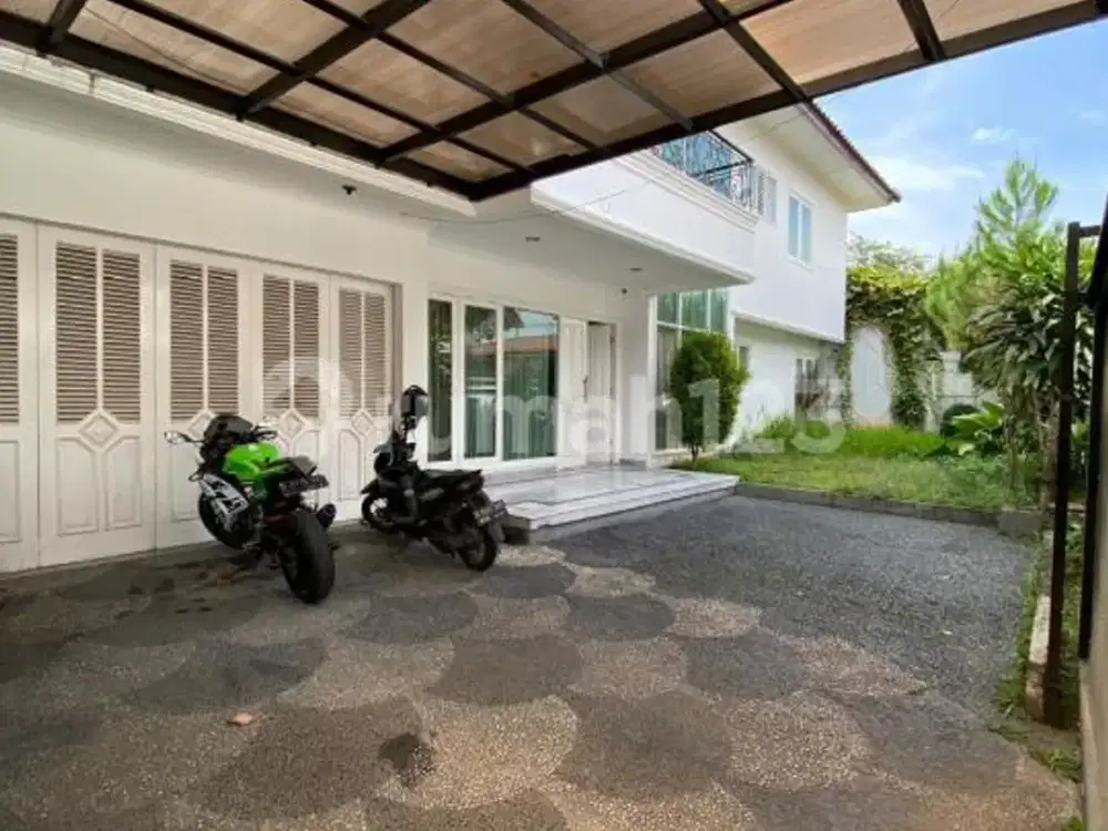 Rumah Siap Huni 2 Lantai Dalam Komplek, Strategis di Ampera, Jakarta Selatan