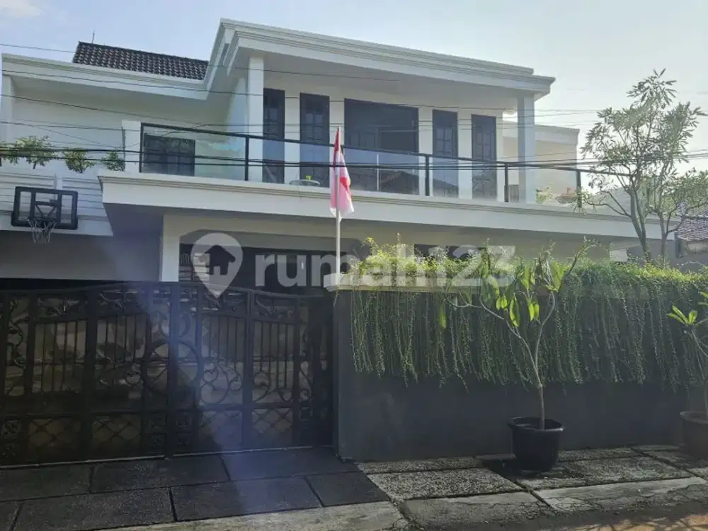 Rumah SHM Semi Furnished New Kitchen Set Renovated di Bintaro