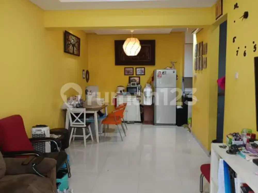 Rumah Semi Furnished 2 Lantai Dekat Pintu Tol di Gading Serpong