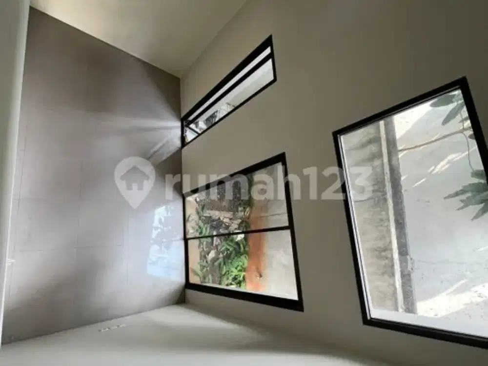 Rumah Semi Furnish Tipe Mezzanine Hadap Timur di Bintaro Tangsel