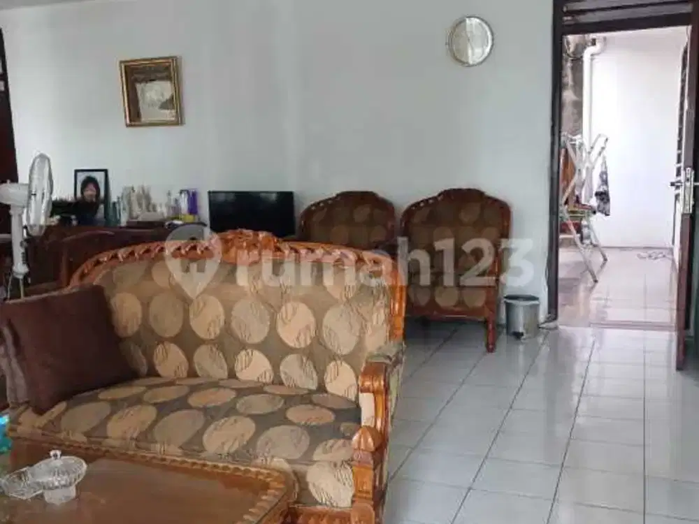 Dijual Rumah Menghadap Jalan di Radio Dalam Jakarta Selatan