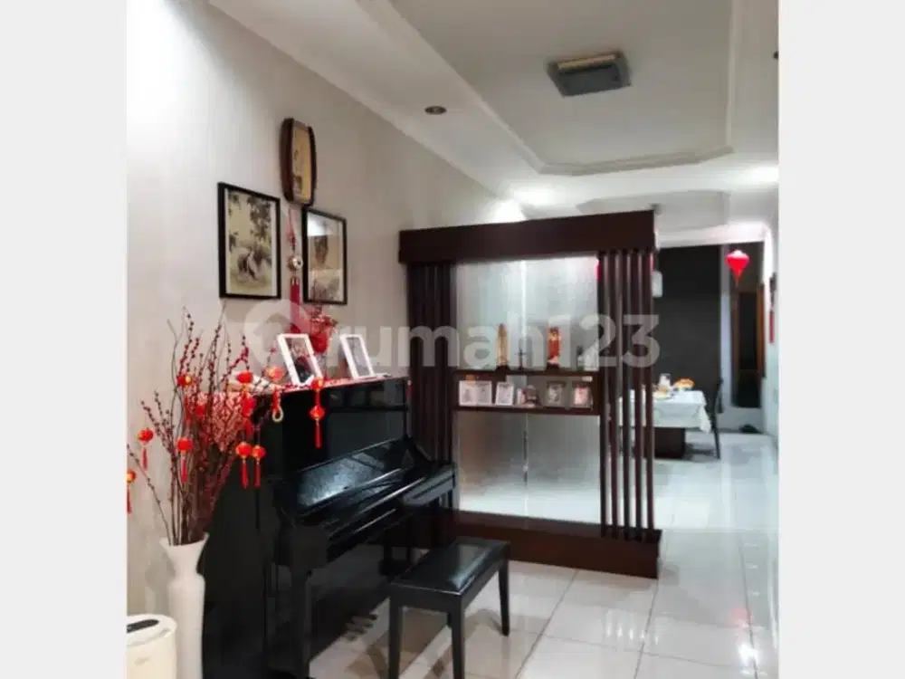 Rumah 2 Lantai di Taman Aries Meruya, Jakarta Barat
