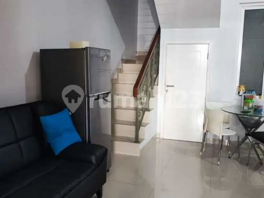 Rumah Hadap Tenggara Unfurnished Dijual Cepat di Gading Serpong