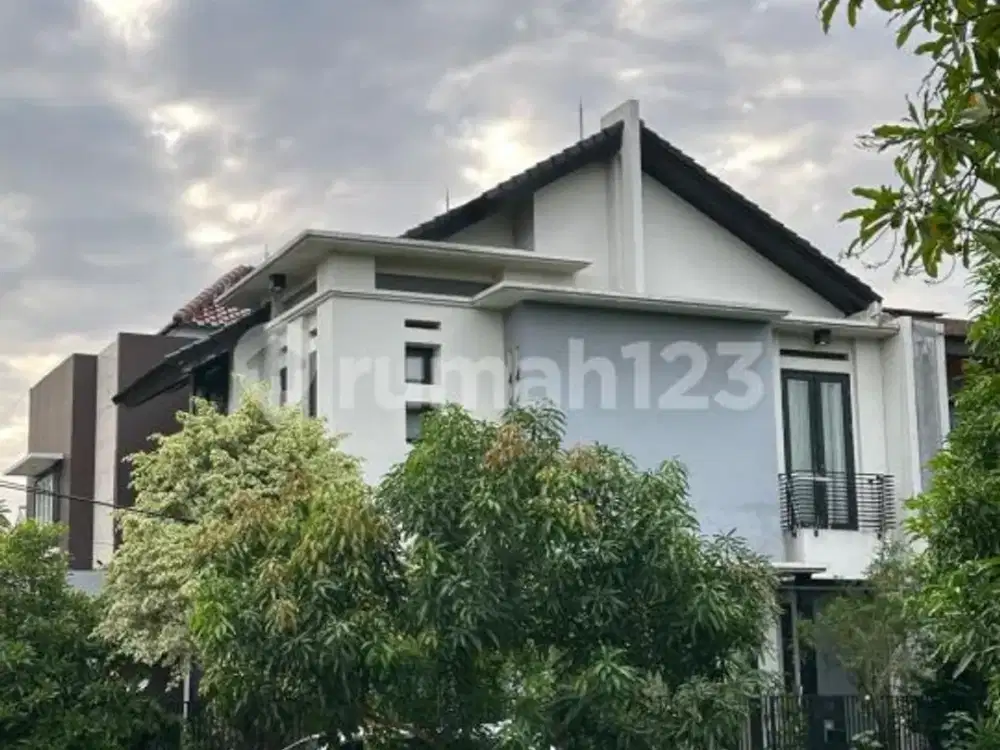Rumah Posisi Hook SHM 2 Lantai Unfurnished Dekat Tol di Bintaro
