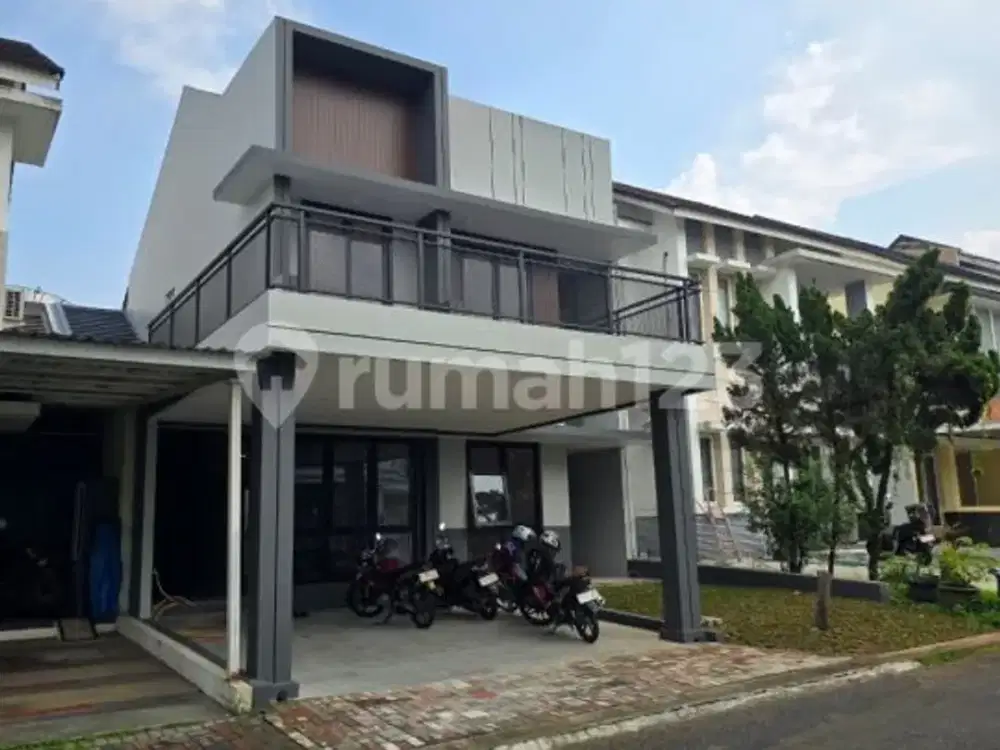 Rumah Hadap Timur dengan Gudang dan Pantry di BSD Tangsel