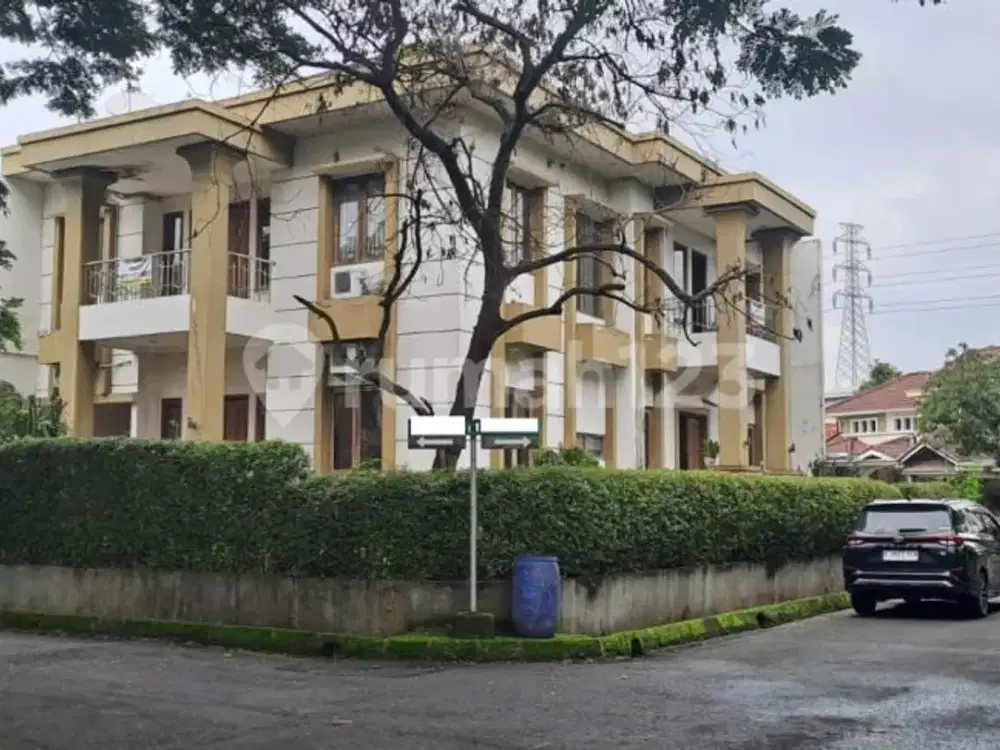 Rumah Posisi Hoek di Perumahan Palem Semi Karawaci, Tangerang