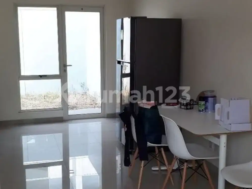 Rumah 2 Lantai Tidak Banjir Unfurnish SHM di Alam Sutera Tangsel