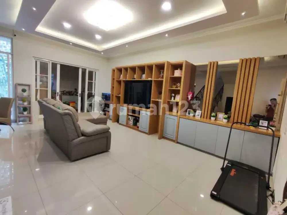 Rumah Cantik Furnished 2 Lantai SHM Siap Huni di Gading Serpong
