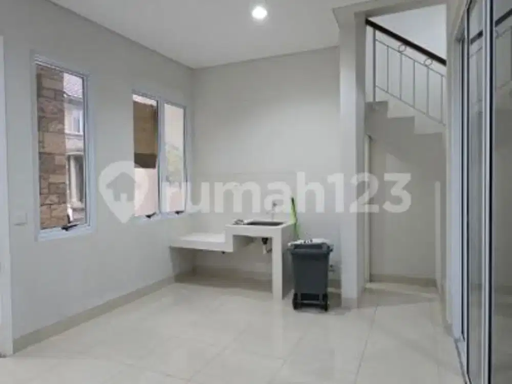 Rumah SHM 2 Lantai Unfurnished Dijual Cepat di Gading Serpong