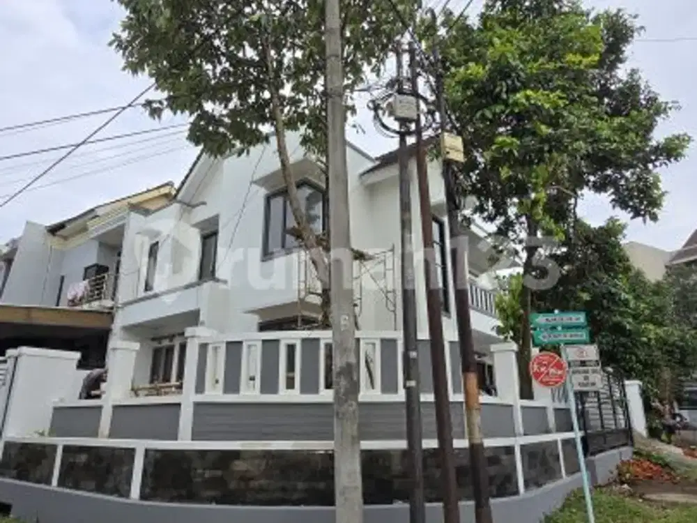 Rumah 2 Lantai Posisi Hook Dalam Cluster Dekat Tol di BSD Tangsel