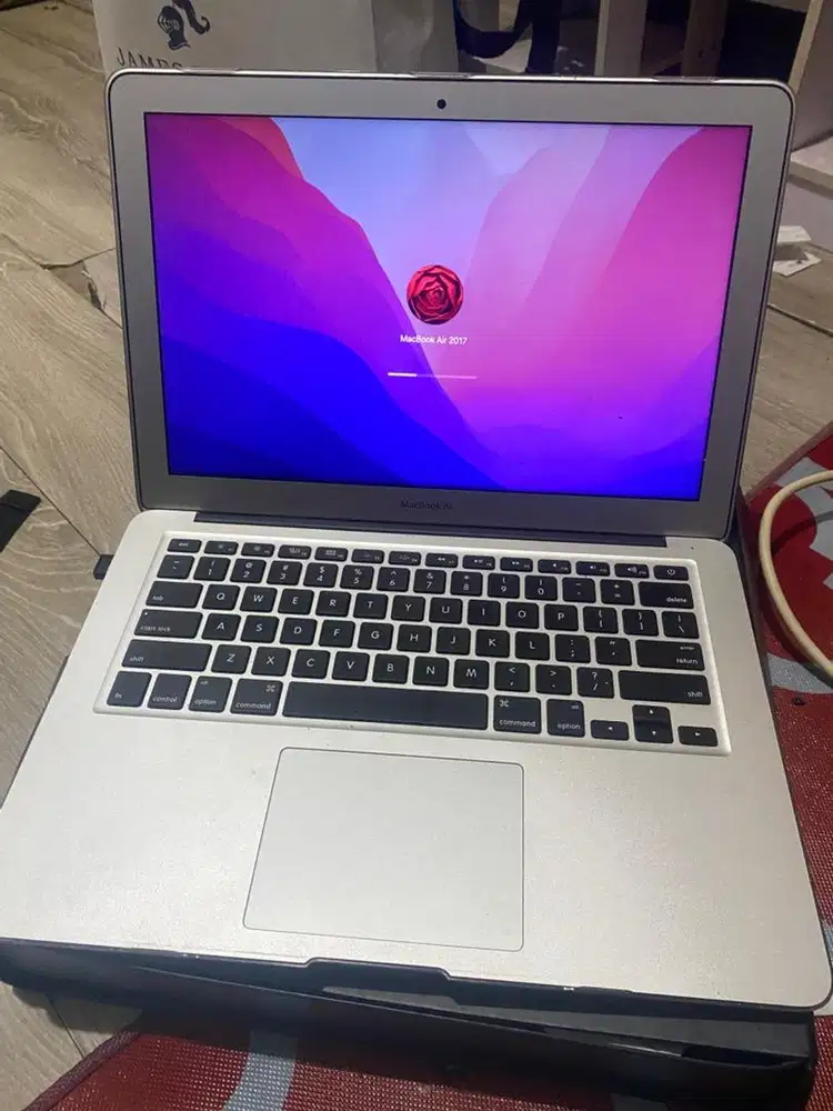 Macbook Air 13-Inch 2017 8/128gb