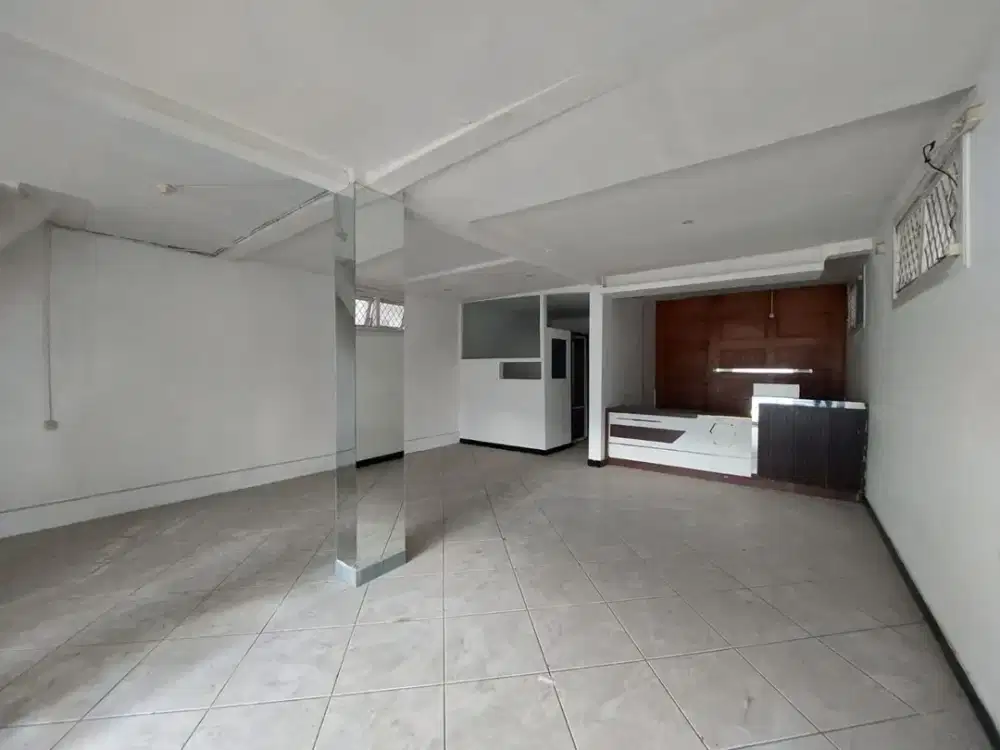 Jual/Sewa Ruko/Ruang Usaha Bagus Cantik Terawat Siap Huni Bangunan 2 Lantai Lokasi Strategis di Kawasan Niaga 2 Arah di Jalan Talaga Bodas Sayap Pelaj
