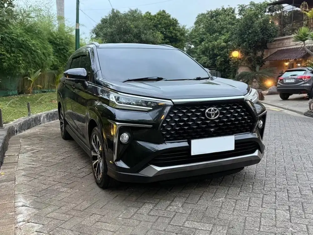 Toyota Veloz Q CVT Non TSS Matic Th 2022 Warna Hitam