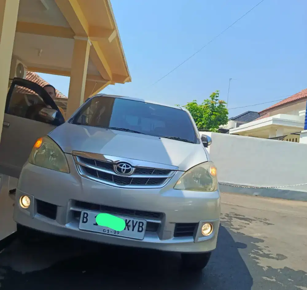 Avanza G A/T 2010