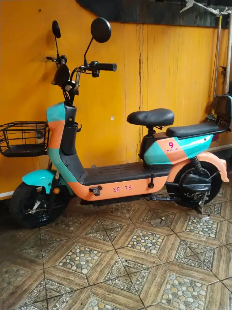 Sepeda listrik nine