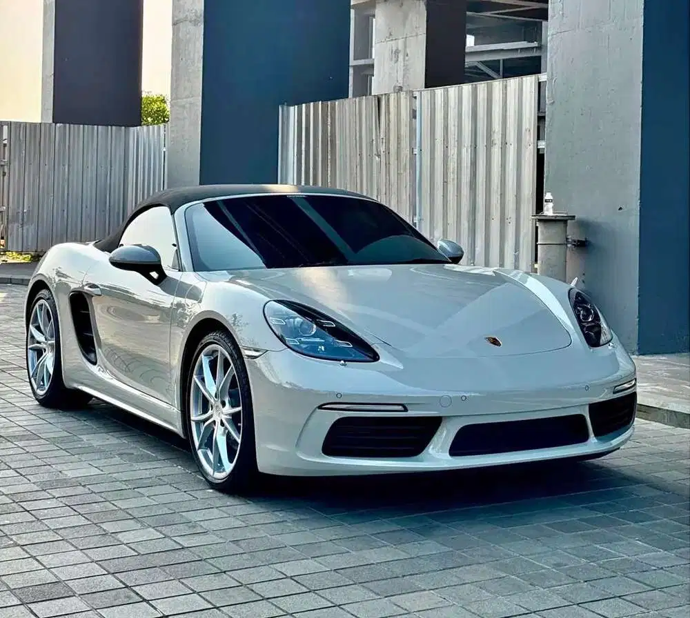 Porsche 718 2023 Bensin