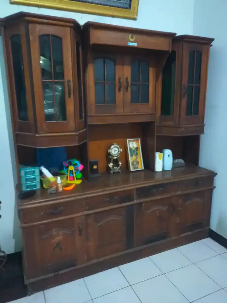 Monggo di pilih lemari full kayu jati semua