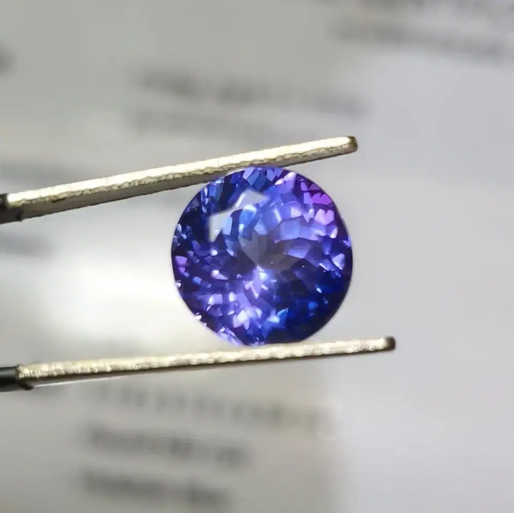 Tanzanite Loupe Clean Sertifikat CGL
