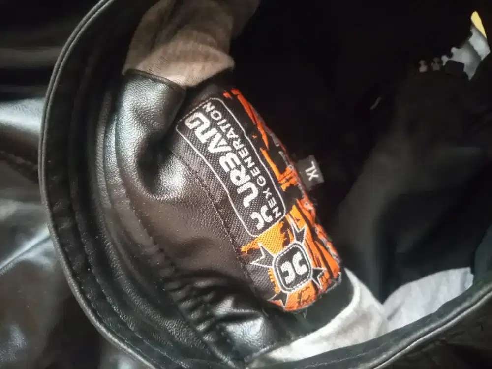 Jaket kulit sintetis