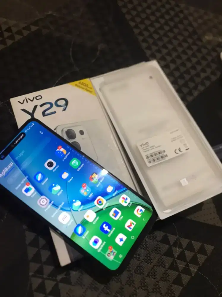 Vivo y29 ram 8/256