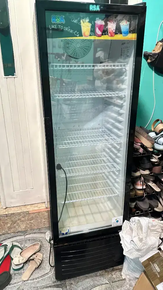 Showcase dan Peralatan warung makan untung dagang atau kebutuhan rumah