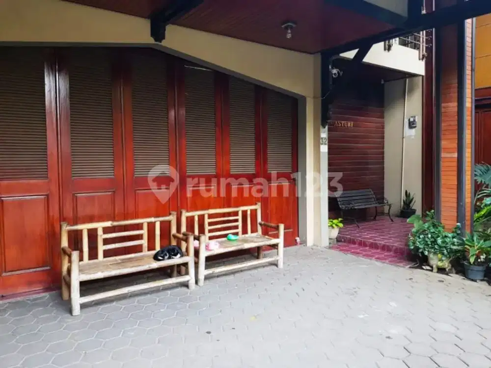 Dijual Rumah Cocok untuk Kantor / Usaha di Lokasi Strategis Mainroad Turangga Bandung