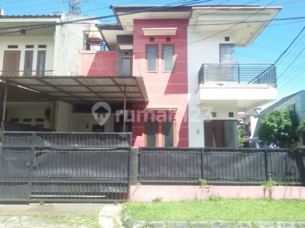 Dijual Rumah 2 Lantai Posisi Hook Siap Huni di Buah Batu Regency Bandung Dekat Gate Tol Buah Batu Bandung
