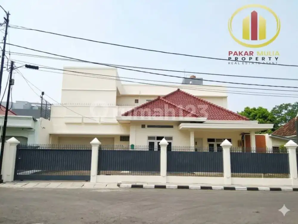 Dijual Rumah Gaya Kolonial Abadi Kondisi Prima Siap Huni di Jantung Kota Bandung Dekat Yogya Sunda