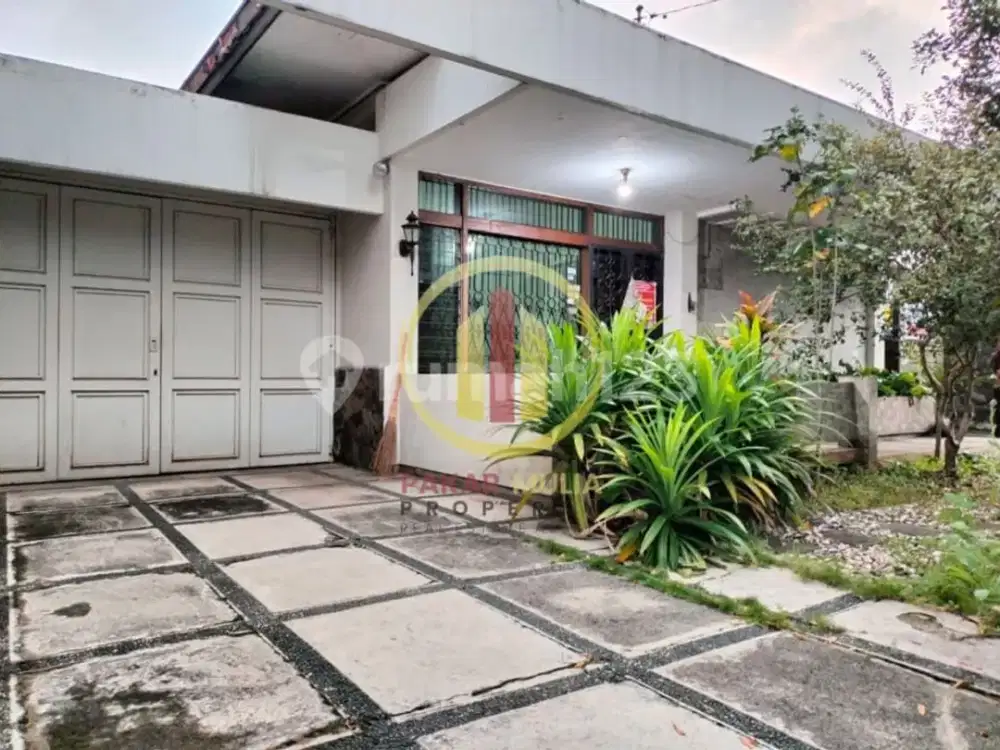 Dijual Rumah Lama Strategis di Sayap Riau Bandung Cocok untuk Rumah Tinggal/Kantor/Cafe
